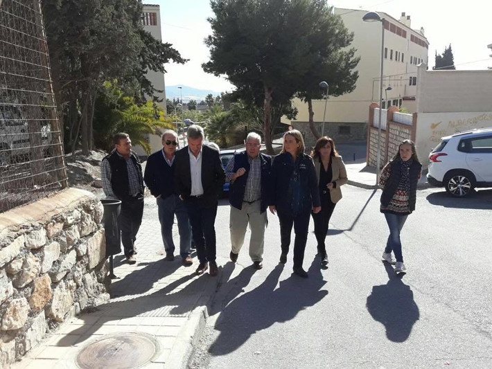 El PP visita el barrio de Aviaci�n y pide mejoras